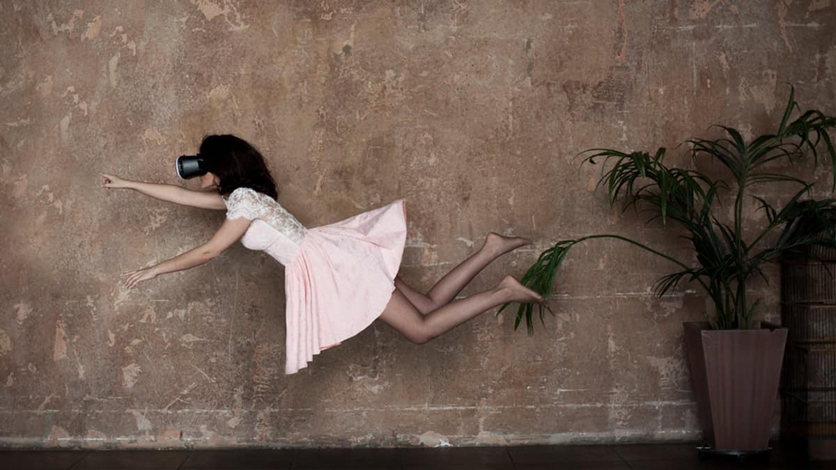 Virtual Lucid Dreaming: The Intersection of Consciousness and Technology